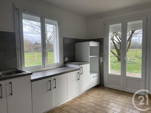 Maison &agrave; louer - 3 pi&egrave;ces - 78 m2 - Montpon Menesterol - 24 - AQUITAINE