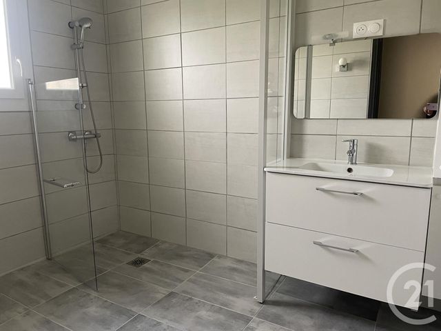 Maison &agrave; louer - 3 pi&egrave;ces - 78 m2 - Montpon Menesterol - 24 - AQUITAINE