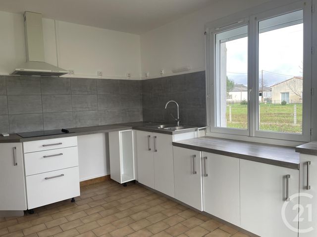 Maison &agrave; louer - 3 pi&egrave;ces - 78 m2 - Montpon Menesterol - 24 - AQUITAINE