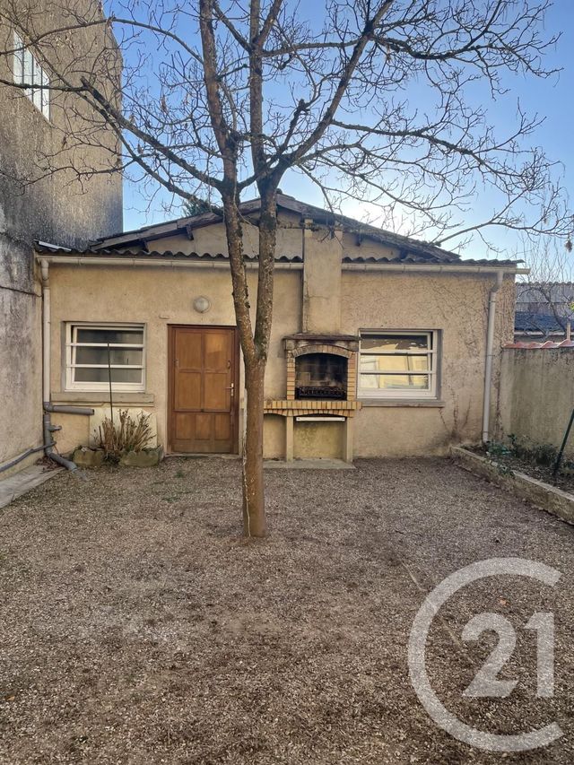 Maison &agrave; louer - 5 pi&egrave;ces - 140 m2 - Montpon Menesterol - 24 - AQUITAINE