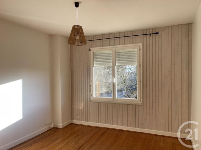 Maison &agrave; louer - 5 pi&egrave;ces - 140 m2 - Montpon Menesterol - 24 - AQUITAINE