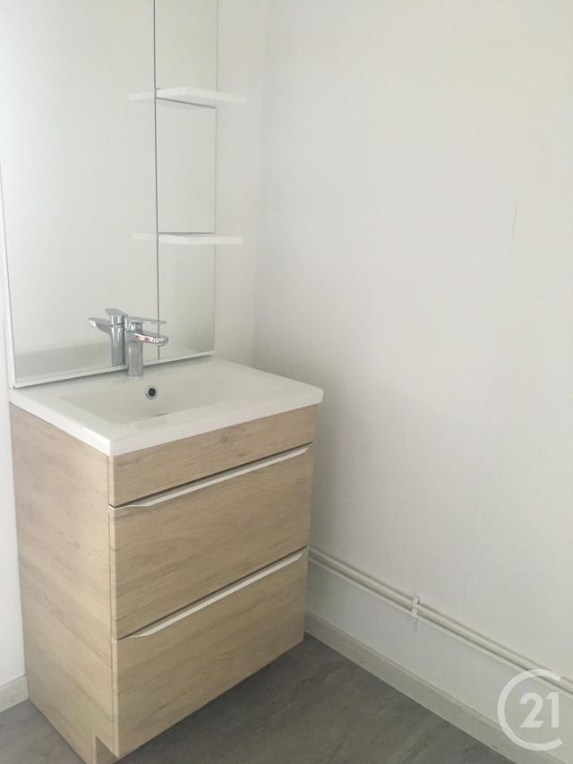Appartement F2 &agrave; louer - 2 pi&egrave;ces - 44,65 m2 - Montpon Menesterol - 24 - AQUITAINE