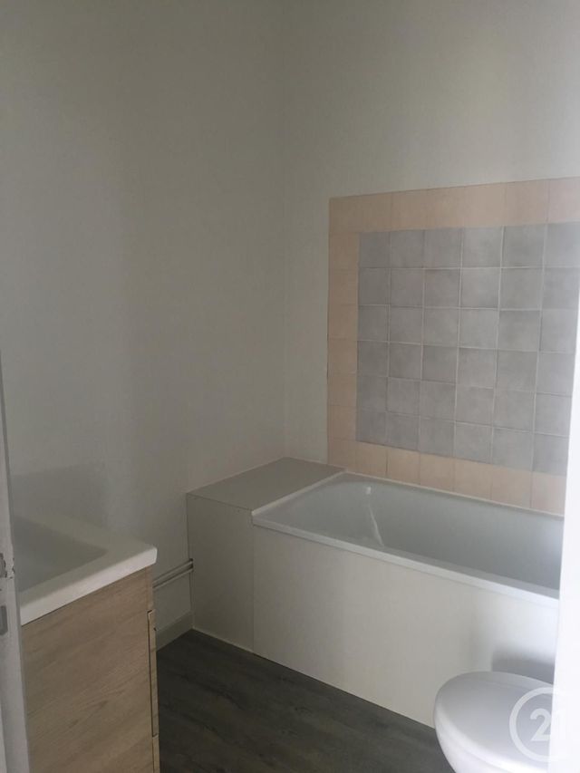 Appartement F2 &agrave; louer - 2 pi&egrave;ces - 44,65 m2 - Montpon Menesterol - 24 - AQUITAINE