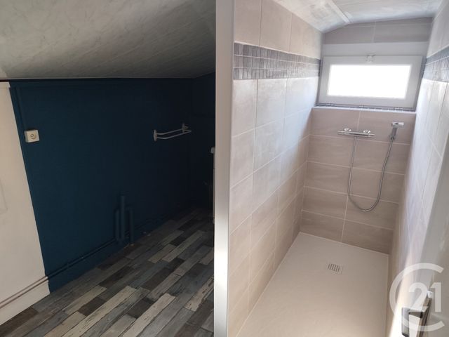 Maison &agrave; louer - 3 pi&egrave;ces - 73 m2 - Montpon Menesterol - 24 - AQUITAINE