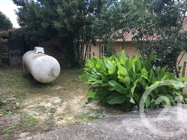 Maison &agrave; louer - 3 pi&egrave;ces - 73 m2 - Montpon Menesterol - 24 - AQUITAINE