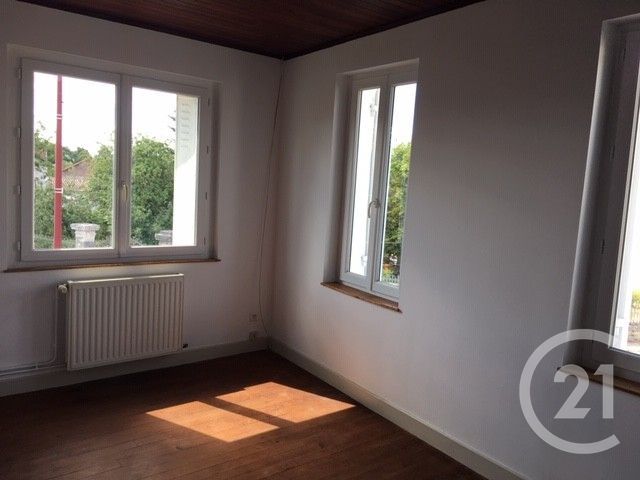 Maison &agrave; louer - 3 pi&egrave;ces - 73 m2 - Montpon Menesterol - 24 - AQUITAINE