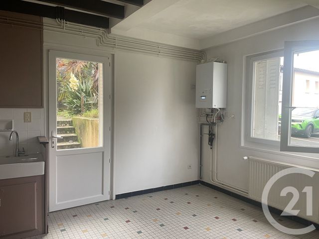 Maison &agrave; louer - 3 pi&egrave;ces - 73 m2 - Montpon Menesterol - 24 - AQUITAINE