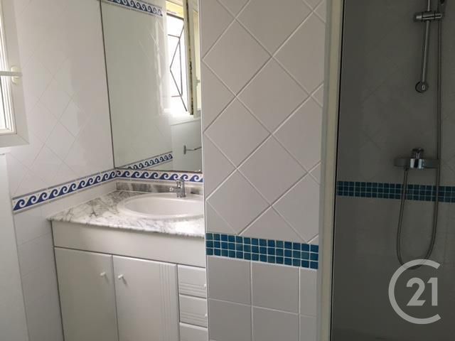 Maison &agrave; louer - 4 pi&egrave;ces - 70,81 m2 - Montpon Menesterol - 24 - AQUITAINE