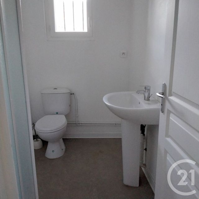 Appartement F3 &agrave; louer - 3 pi&egrave;ces - 72,60 m2 - Mussidan - 24 - AQUITAINE