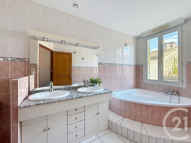 Maison &agrave; vendre - 4 pi&egrave;ces - 120,60 m2 - Montpon Menesterol - 24 - AQUITAINE