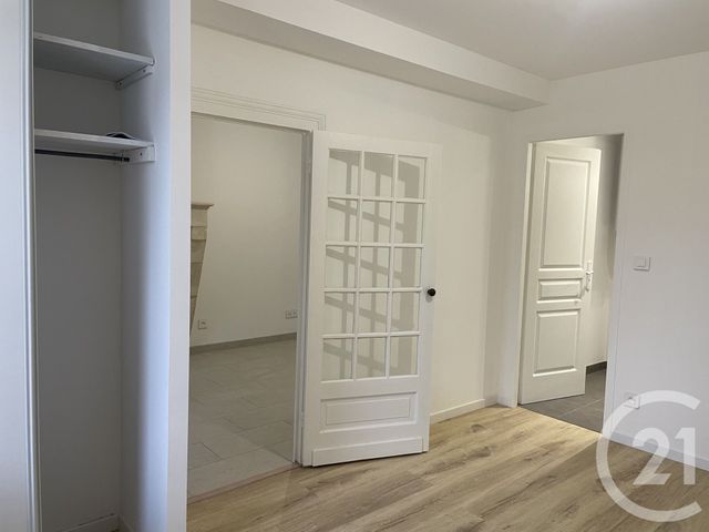 Appartement &agrave; louer - 2 pi&egrave;ces - 41,65 m2 - Montpon Menesterol - 24 - AQUITAINE