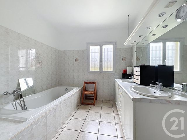 Maison &agrave; vendre - 5 pi&egrave;ces - 145 m2 - Montpon Menesterol - 24 - AQUITAINE