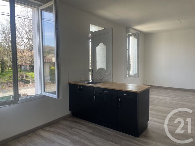 Maison &agrave; louer - 5 pi&egrave;ces - 96 m2 - Mussidan - 24 - AQUITAINE