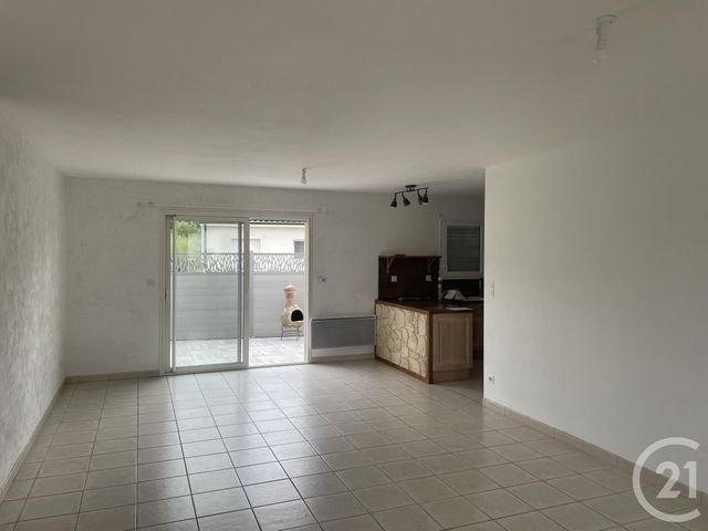 Maison &agrave; louer - 4 pi&egrave;ces - 84,10 m2 - St Seurin Sur L Isle - 33 - AQUITAINE