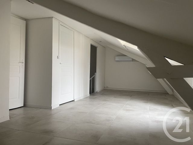 Appartement &agrave; louer - 2 pi&egrave;ces - 50 m2 - Mussidan - 24 - AQUITAINE