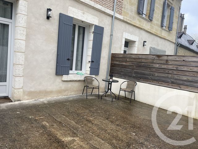 Appartement &agrave; louer - 4 pi&egrave;ces - 106,80 m2 - Montpon Menesterol - 24 - AQUITAINE