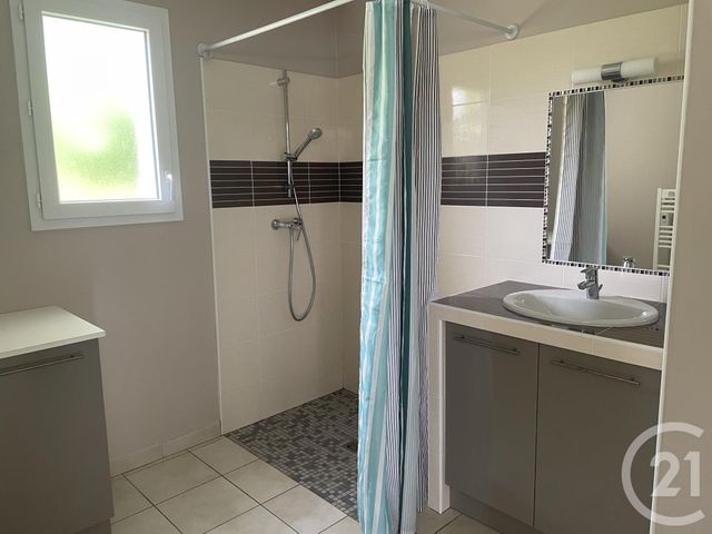 Maison &agrave; louer - 4 pi&egrave;ces - 88 m2 - Montpon Menesterol - 24 - AQUITAINE