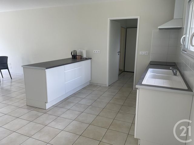 Maison &agrave; louer - 4 pi&egrave;ces - 88 m2 - Montpon Menesterol - 24 - AQUITAINE