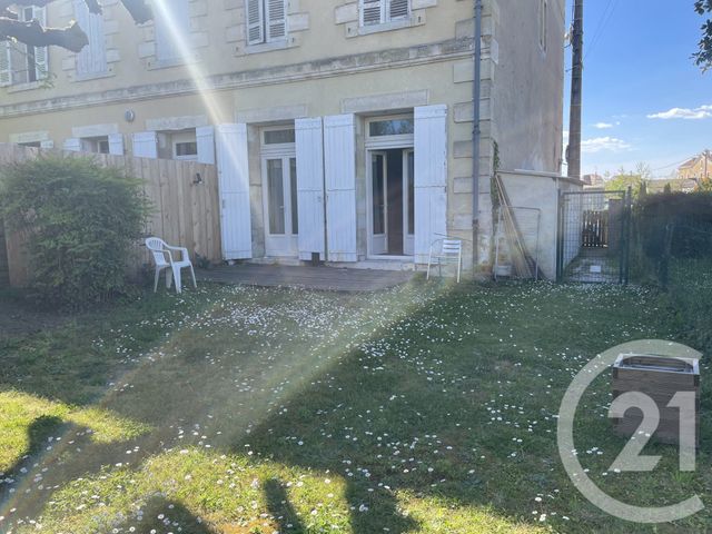 Appartement F2 &agrave; louer - 2 pi&egrave;ces - 52 m2 - Montpon Menesterol - 24 - AQUITAINE