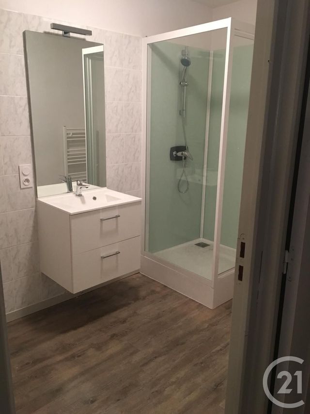 Appartement F3 &agrave; louer - 3 pi&egrave;ces - 71 m2 - Montpon Menesterol - 24 - AQUITAINE