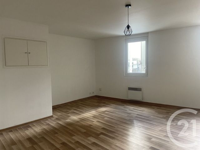 Appartement F3 &agrave; louer - 3 pi&egrave;ces - 71 m2 - Montpon Menesterol - 24 - AQUITAINE