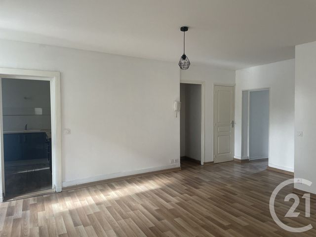 Appartement F3 &agrave; louer - 3 pi&egrave;ces - 71 m2 - Montpon Menesterol - 24 - AQUITAINE