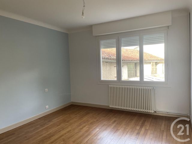 Maison &agrave; louer - 6 pi&egrave;ces - 156,27 m2 - Mussidan - 24 - AQUITAINE