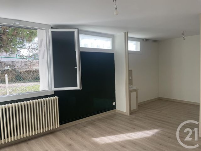 Maison &agrave; louer - 6 pi&egrave;ces - 156,27 m2 - Mussidan - 24 - AQUITAINE