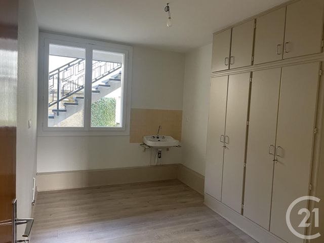 Maison &agrave; louer - 6 pi&egrave;ces - 156,27 m2 - Mussidan - 24 - AQUITAINE