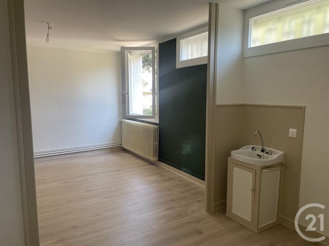 Maison &agrave; louer - 6 pi&egrave;ces - 156,27 m2 - Mussidan - 24 - AQUITAINE