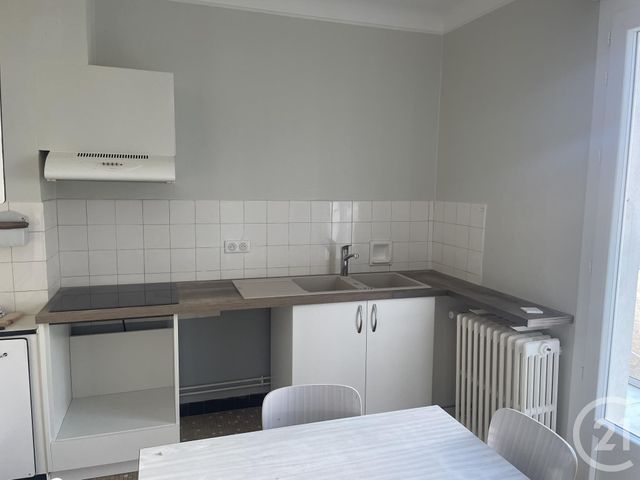 Maison &agrave; louer - 6 pi&egrave;ces - 156,27 m2 - Mussidan - 24 - AQUITAINE