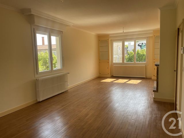Maison &agrave; louer - 6 pi&egrave;ces - 156,27 m2 - Mussidan - 24 - AQUITAINE