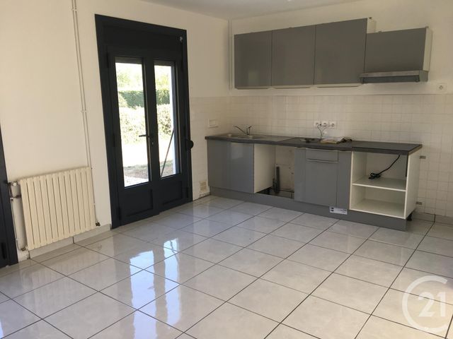 Maison &agrave; louer - 4 pi&egrave;ces - 82 m2 - Montpon Menesterol - 24 - AQUITAINE