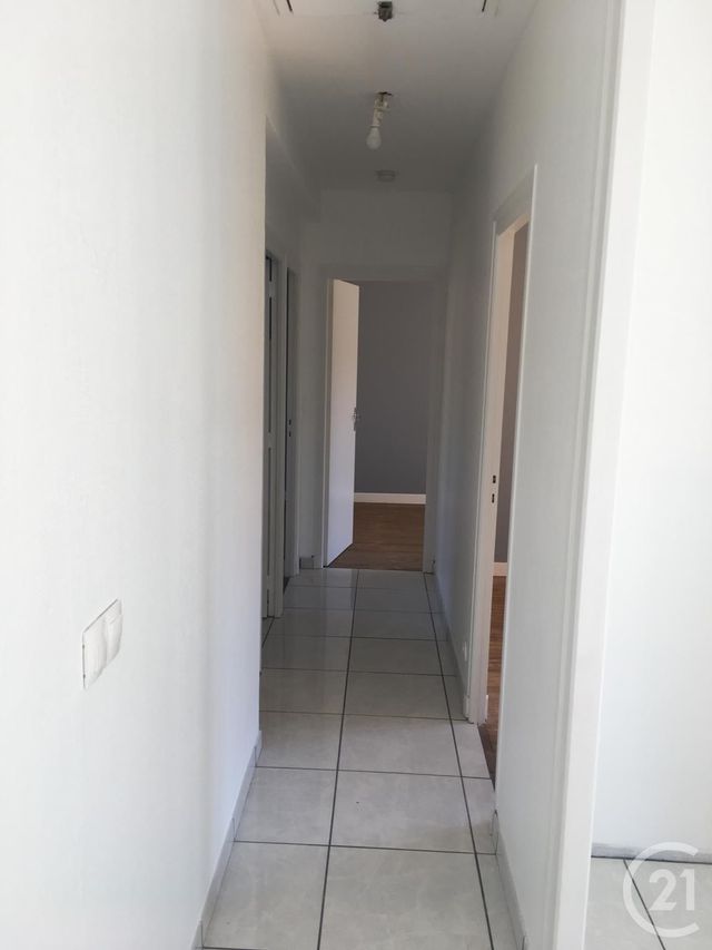 Maison &agrave; louer - 4 pi&egrave;ces - 82 m2 - Montpon Menesterol - 24 - AQUITAINE