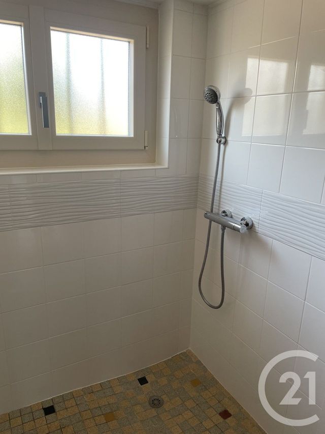 Maison &agrave; louer - 4 pi&egrave;ces - 103 m2 - Montpon Menesterol - 24 - AQUITAINE
