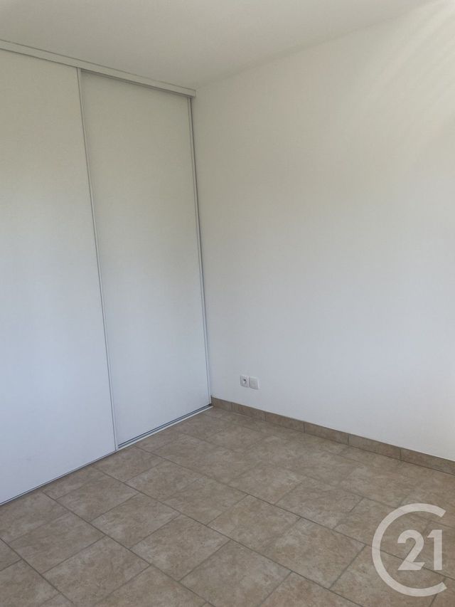 Maison &agrave; louer - 4 pi&egrave;ces - 92,35 m2 - Montpon Menesterol - 24 - AQUITAINE