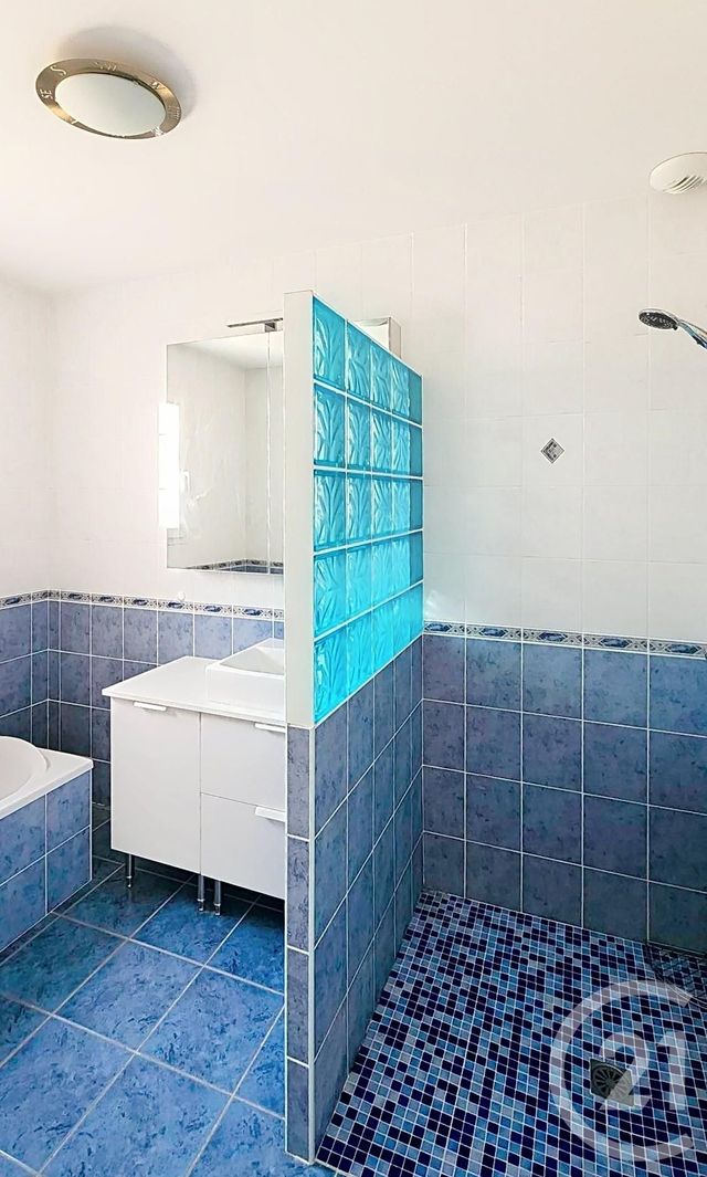 Maison &agrave; louer - 4 pi&egrave;ces - 92,35 m2 - Montpon Menesterol - 24 - AQUITAINE