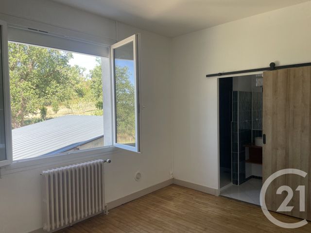 Maison &agrave; louer - 5 pi&egrave;ces - 150 m2 - Mussidan - 24 - AQUITAINE