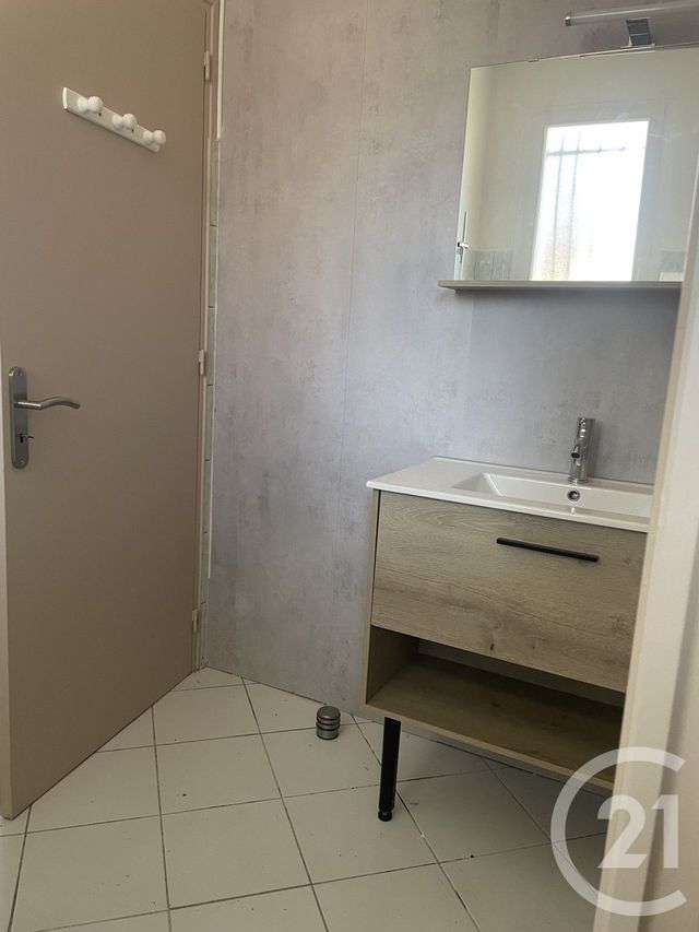 Maison &agrave; louer - 5 pi&egrave;ces - 150 m2 - Mussidan - 24 - AQUITAINE