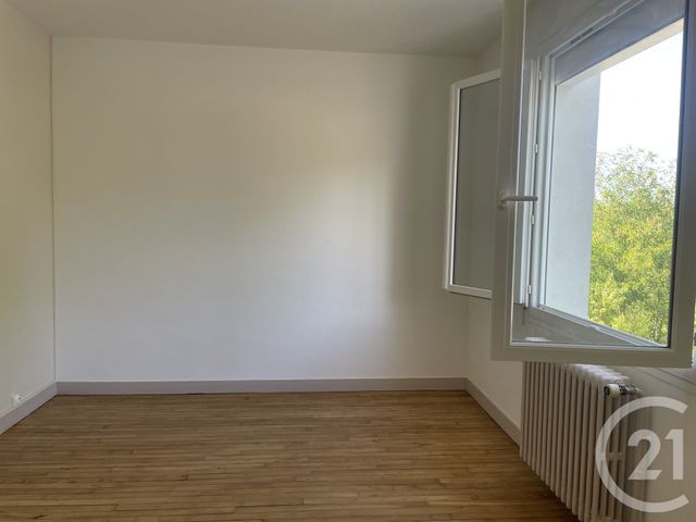 Maison &agrave; louer - 5 pi&egrave;ces - 150 m2 - Mussidan - 24 - AQUITAINE