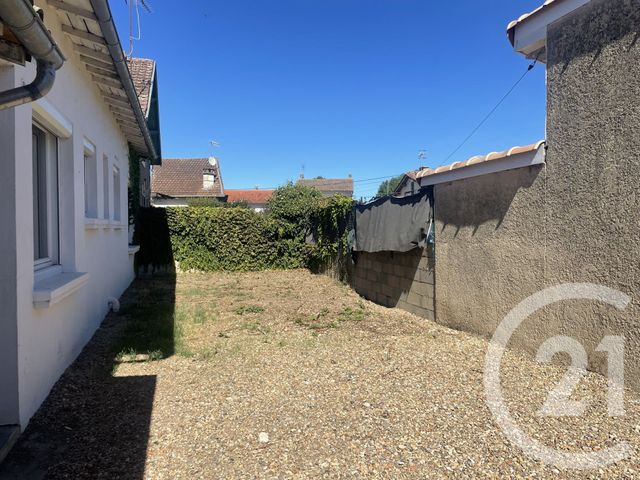 Maison &agrave; louer - 3 pi&egrave;ces - 89 m2 - Montpon Menesterol - 24 - AQUITAINE