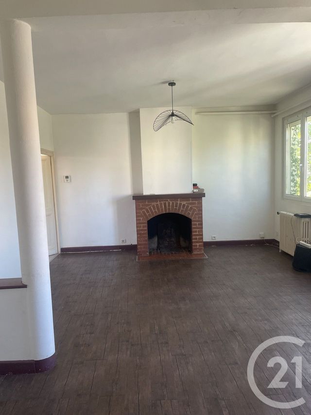 Maison &agrave; louer - 3 pi&egrave;ces - 89 m2 - Montpon Menesterol - 24 - AQUITAINE