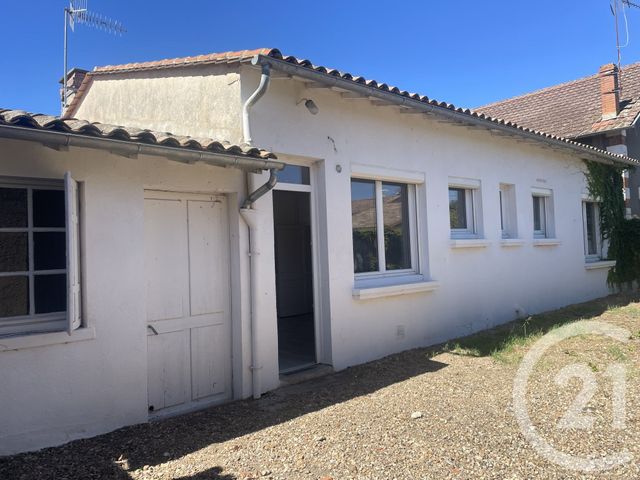 Maison &agrave; louer - 3 pi&egrave;ces - 89 m2 - Montpon Menesterol - 24 - AQUITAINE