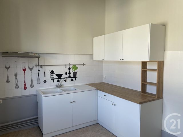 Appartement &agrave; louer - 4 pi&egrave;ces - 97,78 m2 - Montpon Menesterol - 24 - AQUITAINE
