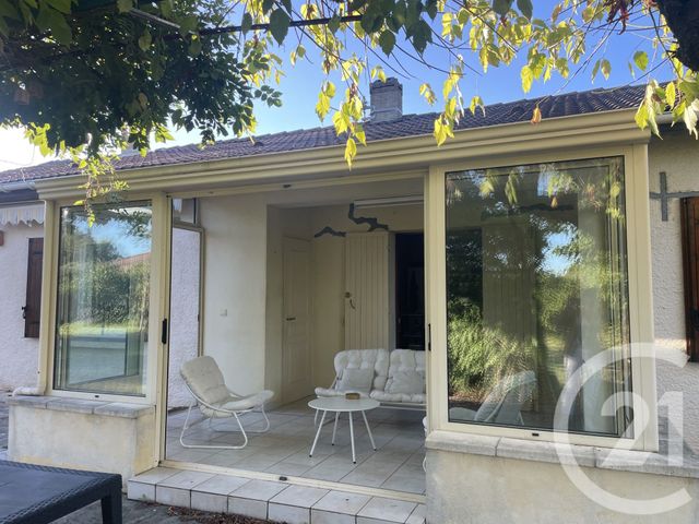 Maison &agrave; louer - 4 pi&egrave;ces - 110,49 m2 - Menesplet - 24 - AQUITAINE