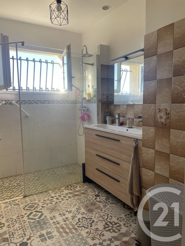 Maison &agrave; louer - 4 pi&egrave;ces - 110,49 m2 - Menesplet - 24 - AQUITAINE