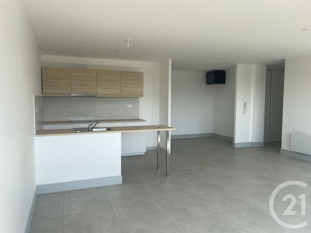 Appartement &agrave; louer - 4 pi&egrave;ces - 105,20 m2 - Montpon Menesterol - 24 - AQUITAINE