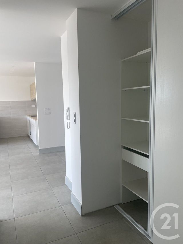 Appartement &agrave; louer - 4 pi&egrave;ces - 105,20 m2 - Montpon Menesterol - 24 - AQUITAINE