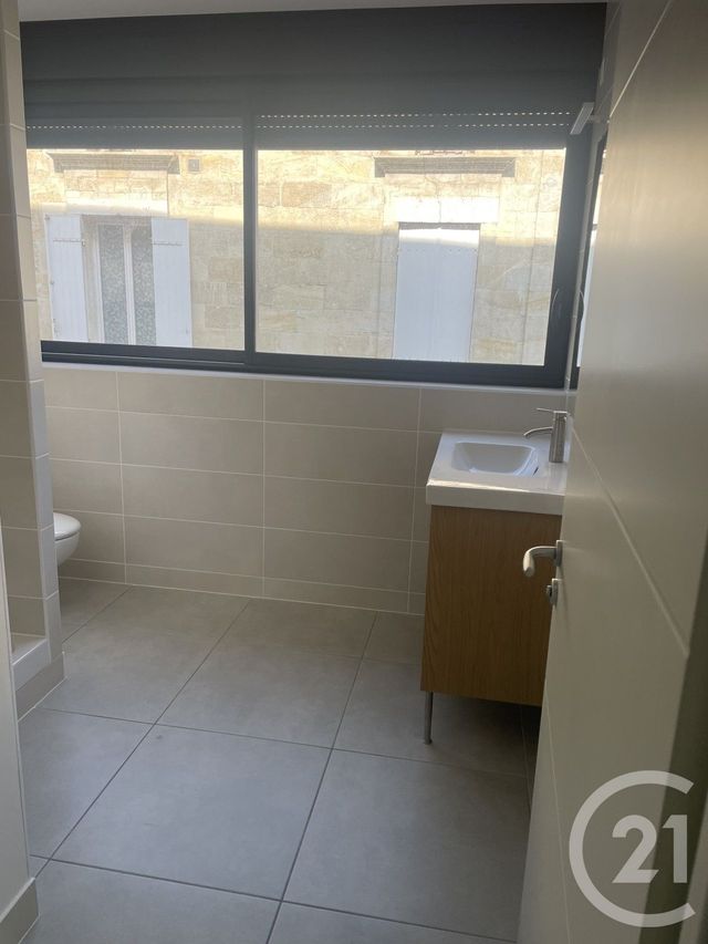 Appartement &agrave; louer - 4 pi&egrave;ces - 105,20 m2 - Montpon Menesterol - 24 - AQUITAINE