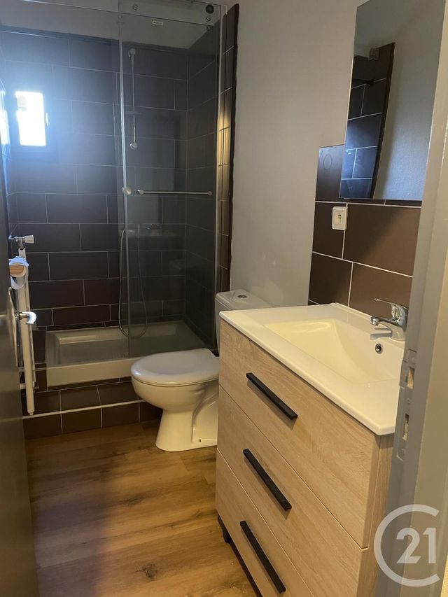Appartement T1 &agrave; louer - 2 pi&egrave;ces - 31,90 m2 - Montpon Menesterol - 24 - AQUITAINE